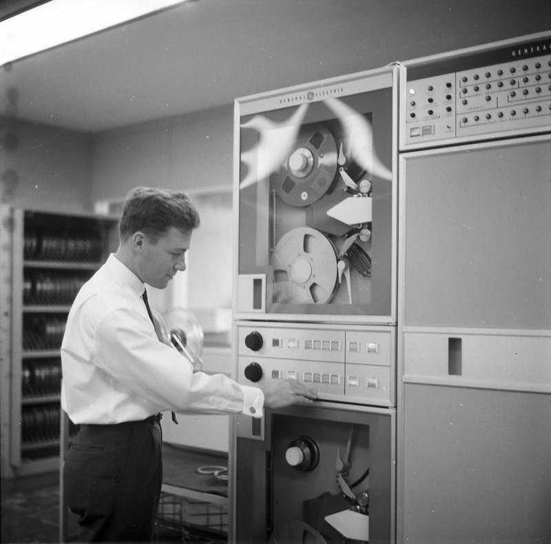Компьютер в Квинслендском университете, около 1965 г.
